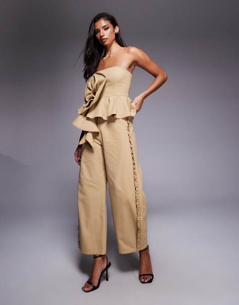 Conjunto tostado de pantalones de corte barrel con volantes y top con escote palabra de honor y detalle floral de sarga de algodón de ASOS LUXE - view 1