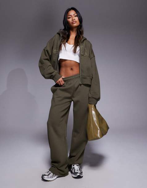 Conjunto verde oscuro de joggers de pernera ancha y sudadera extragrande con capucha y logo bordado de Kaiia - view 1