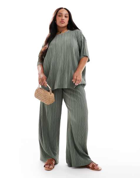 Conjunto verde salvia de pantalones y top plisado de corte cuadrado de ONLY Curve - view 1