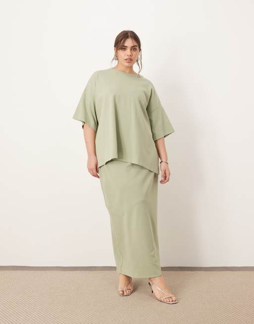 Conjunto verde salvia lavado de falda larga de corte recto y camisa de punto grueso texturizado premium de ARRANGE Curve