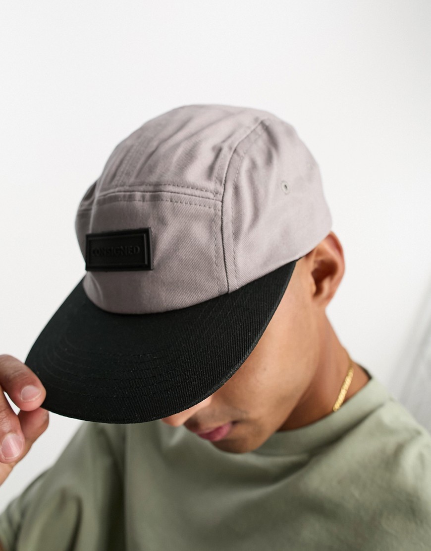 Consigned 5 panel logo cap in gray and black-Multi