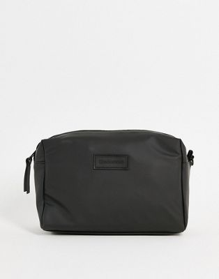 Consigned classic washbag in black