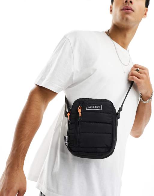 Consigned - Sort vatteret crossbody-flighttaske