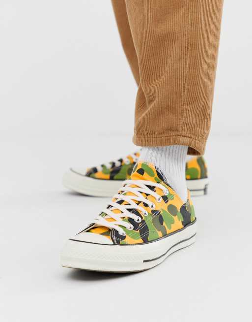 Camo converse on sale low