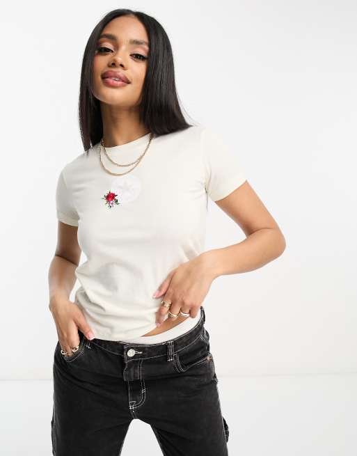 Converse - Beige T-shirt med blomsterbroderi