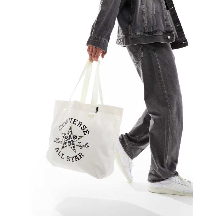 Converse Borsa shopping in tela leopardata ASOS