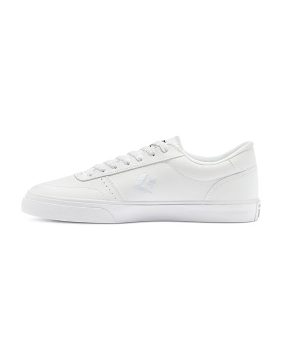 https://images.asos-media.com/products/converse-boulevard-ox-sneakers-in-white/200520169-2?$n_550w$&wid=550&fit=constrain