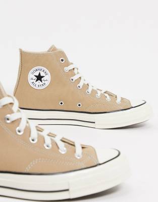 converses beiges