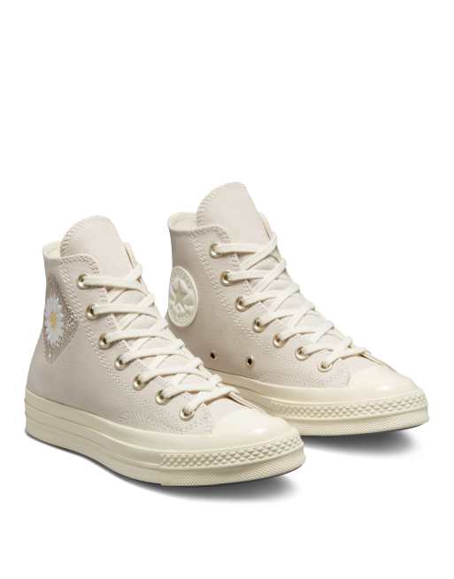 politiker Anmeldelse Fisker Converse Chuck 70 Hi daisy crochet sneakers in desert sand | ASOS