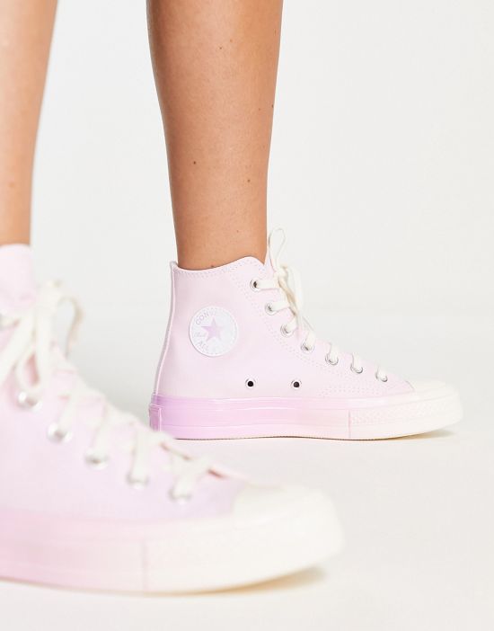 https://images.asos-media.com/products/converse-chuck-70-hi-gradient-heat-ombre-print-canvas-sneakers-in-pink-foam/203044571-3?$n_550w$&wid=550&fit=constrain