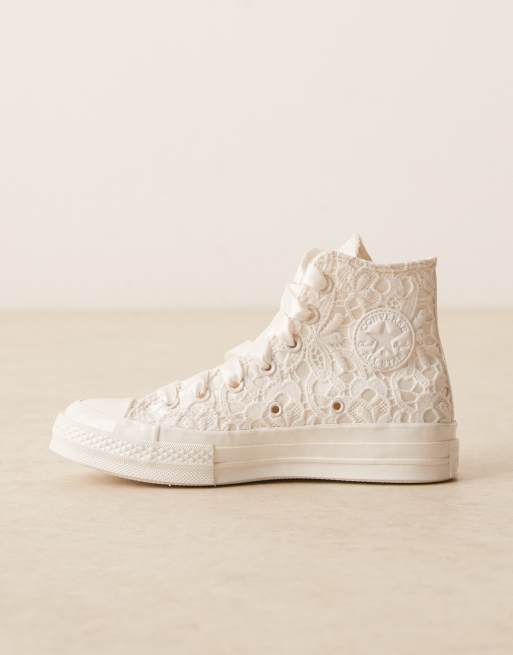 Converse - Chuck 70 Hi - Hvide sneakers i blondestof med snørebånd , 2 af 5