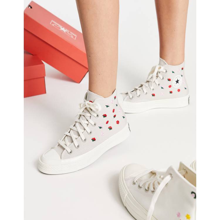 Humorístico Caso Estudiante Converse Chuck 70 Hi Return To Festival embroidered canvas sneakers in  desert sand | ASOS