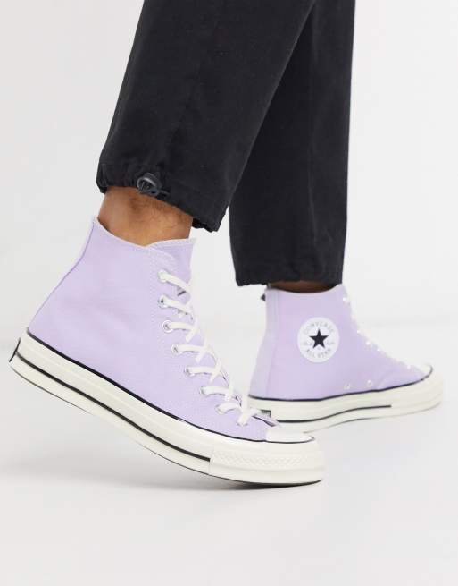 Light purple converse discount shoes