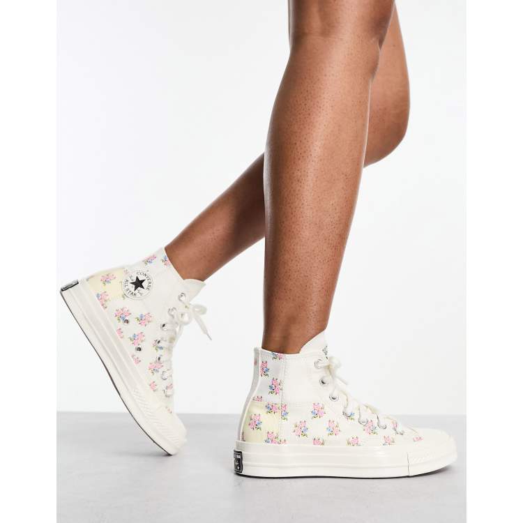 grad kartoffel tjene Converse Chuck 70 Hi sneakers with flower embroidery in off-white | ASOS