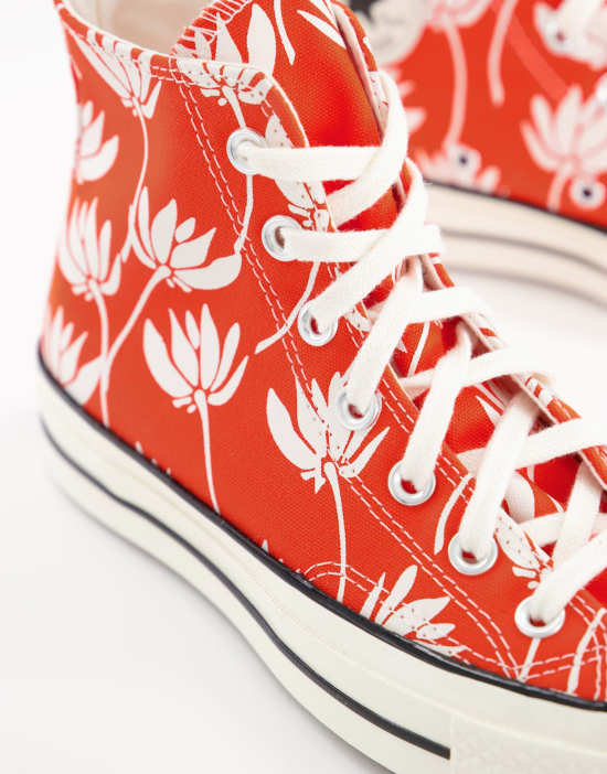https://images.asos-media.com/products/converse-chuck-70-hi-summer-spirit-floral-print-sneakers-in-red/200523386-3?$n_550w$&wid=550&fit=constrain