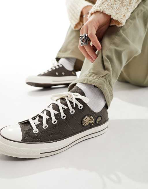 udpege Vedhæftet fil italiensk Converse Chuck 70 Low embroidered sneakers in brown | ASOS