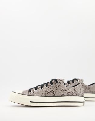 Converse - Chuck 70 Low - Sneaker mit Schlangenmuster in Grau