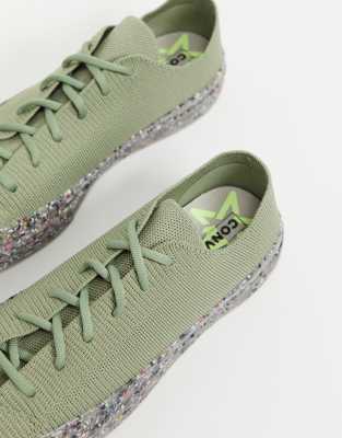 converse light ox trainers