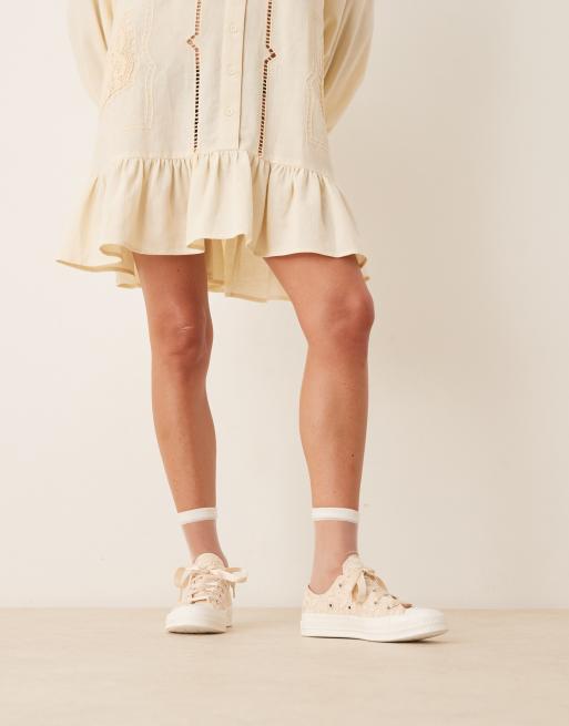 Converse Chuck 70 Ox sneakers in beige lace with ribbon laces
