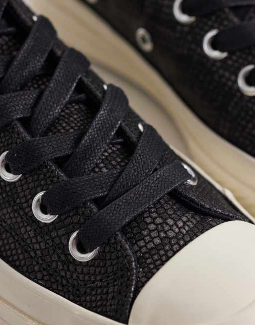 Converse - Chuck 70 Ox - Suède sneakers in zwart met slangenprint, 4 van 5