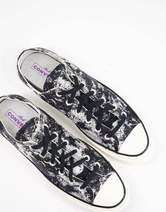 https://images.asos-media.com/products/converse-chuck-70-ox-surface-fusion-jacquard-sneakers-in-black/200455732-4?$n_550w$&wid=550&fit=constrain