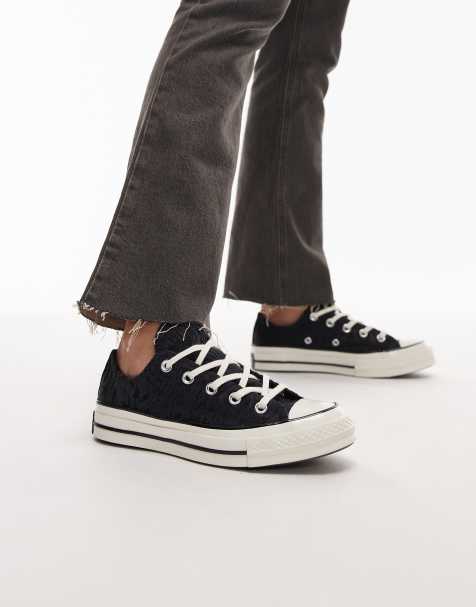 Converse – Chuck 70 Ox – Svarta, leopardmönstrade sneakers - view 1
