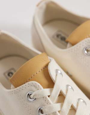 Converse Chuck 70 Ox trainers with mixed material in off white