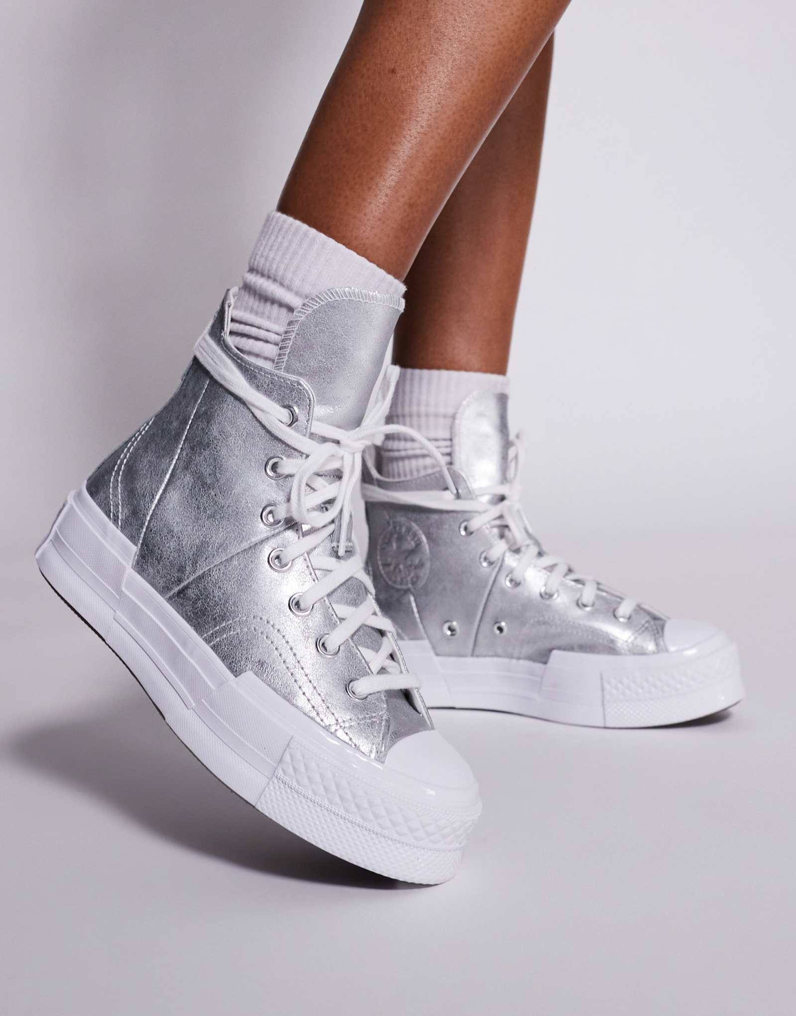 Кеды Converse Chuck 70 Plus серебристого цвета