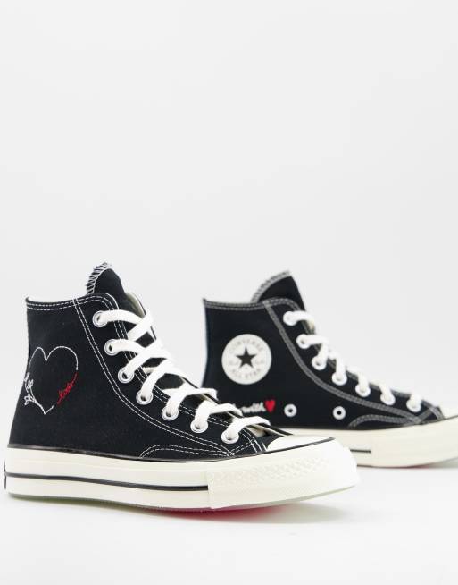 Converse nere alte con cuore outlet rosso