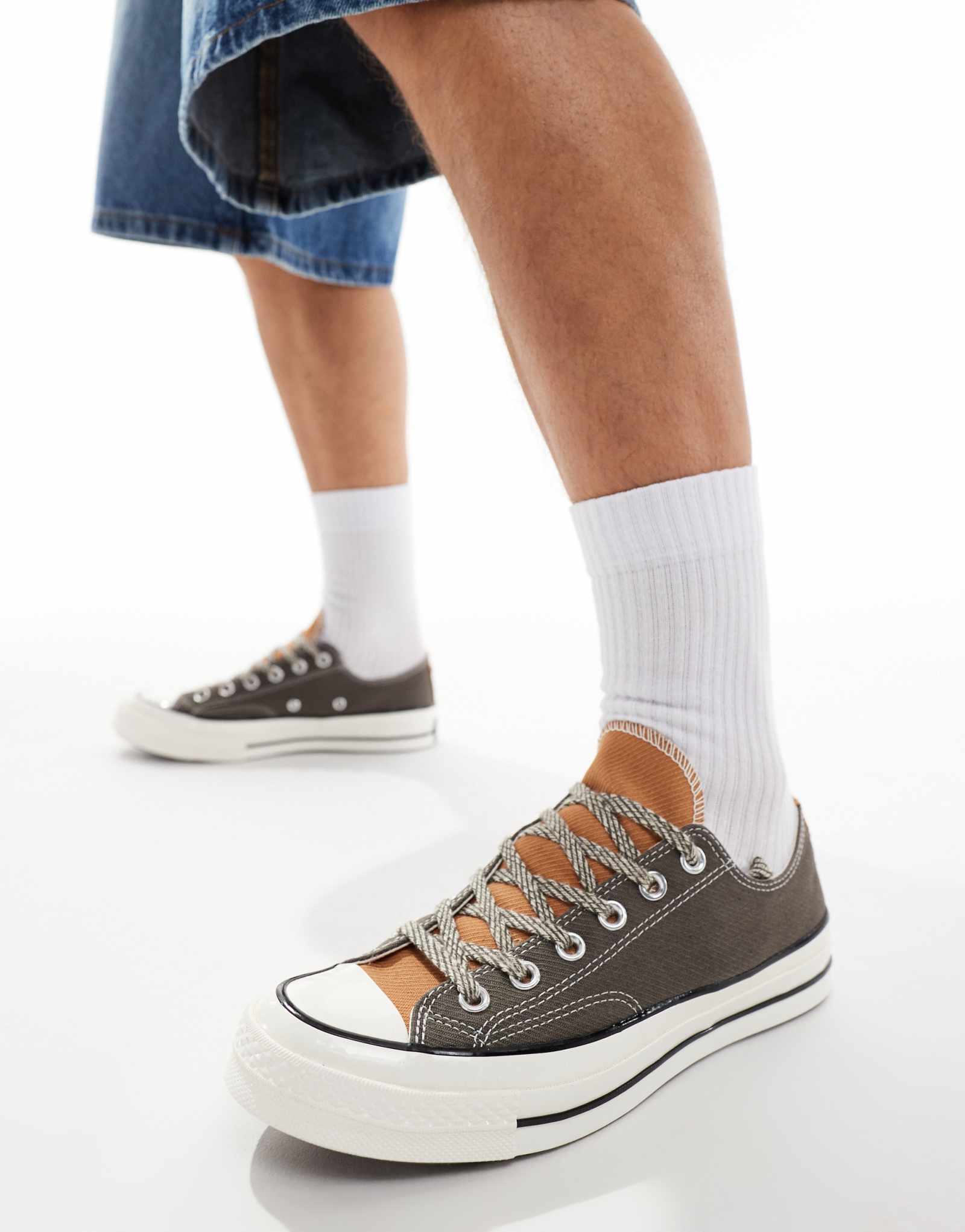 Кеды Converse Chuck 70 коричневого цвета
