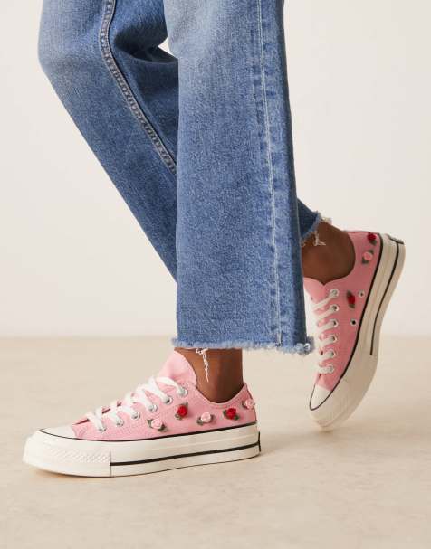 Converse Chuck 70 sneakers in pink with floral embroidery - view 1