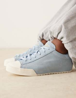 Converse Chuck Lo Pro Sneakers In Blue