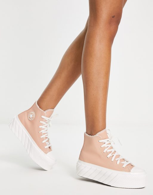 Converse – Chuck Taylor 2X Platform Cosy Club – Ljusbruna sneakers i läder med teddyfoder