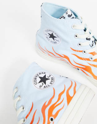 converse avec des flammes