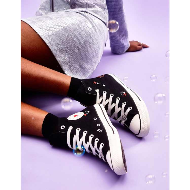 Converse Chuck Taylor All Star Baskets montantes avec c ur Noir ASOS