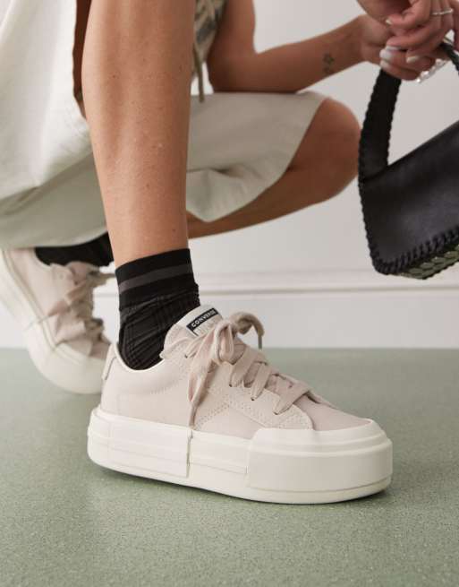 Converse Chuck Taylor All Star Cruise Sneaker in beige 