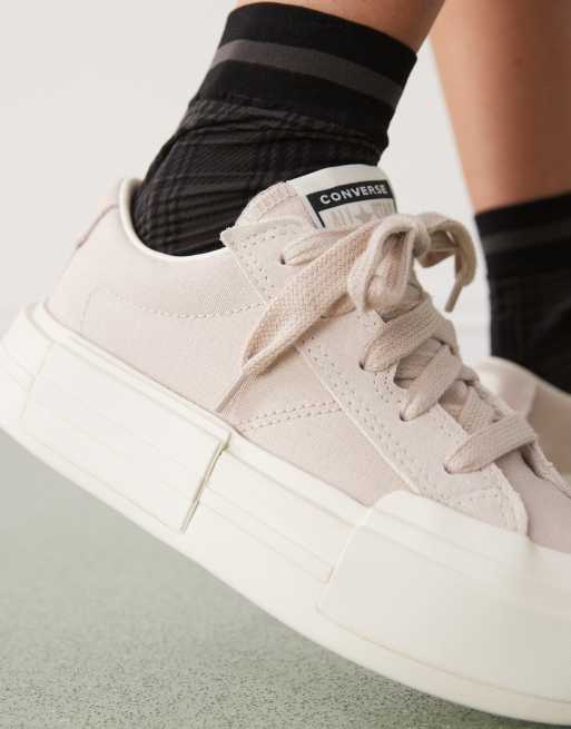 Converse Chuck Taylor All Star Cruise Sneaker in beige 