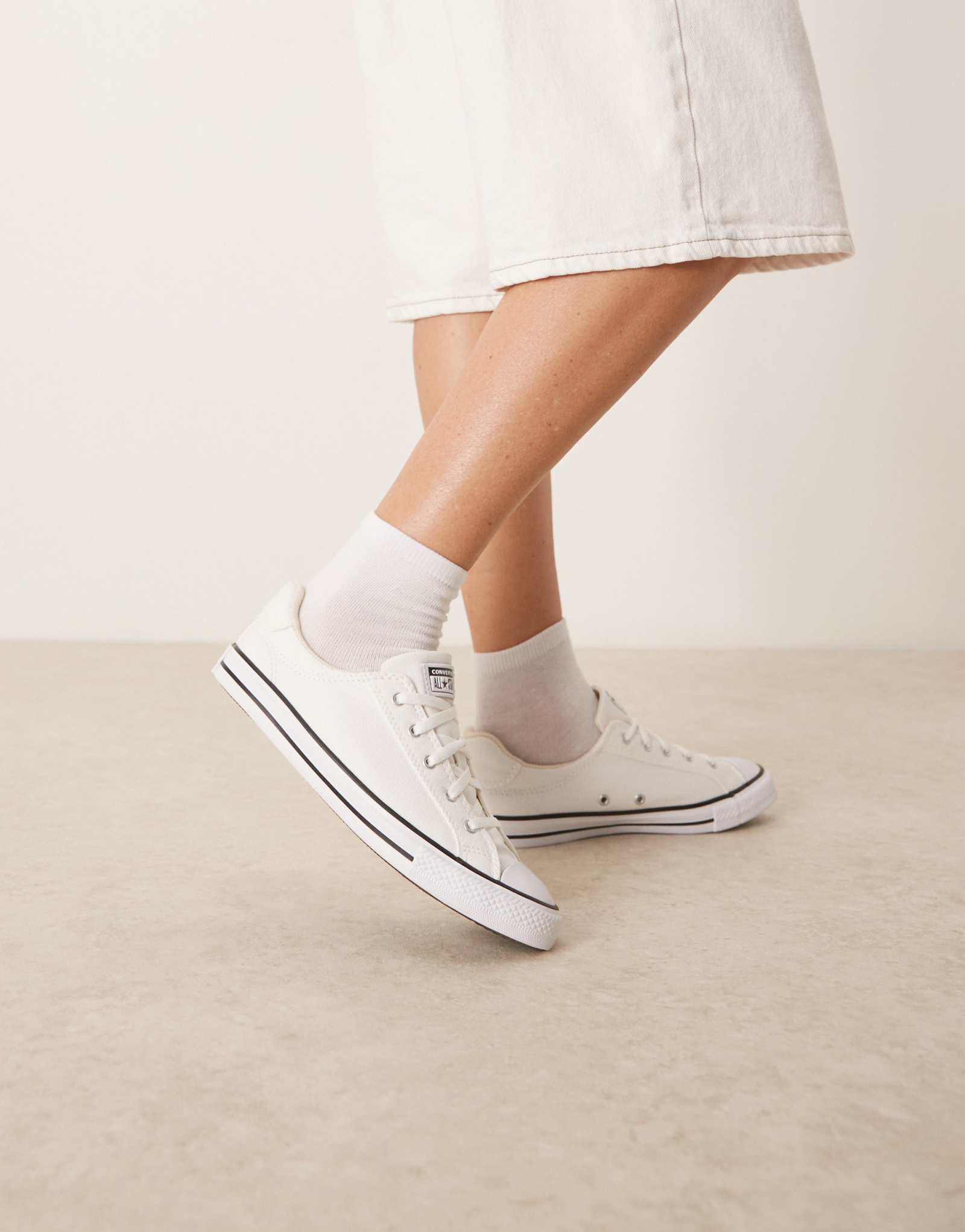 Кроссовки Converse Chuck Taylor All Star Dainty Lucky белого цвета