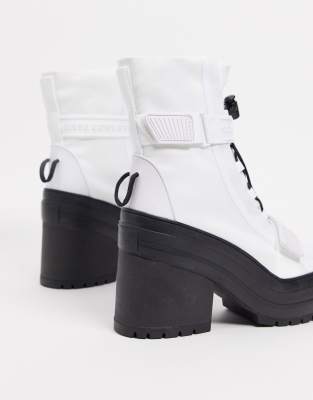 chuck taylor boots gr82
