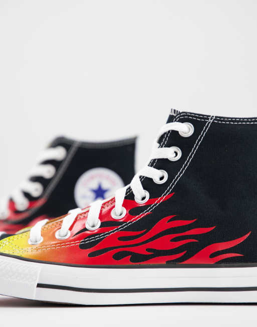 Converse nere store con fiamme