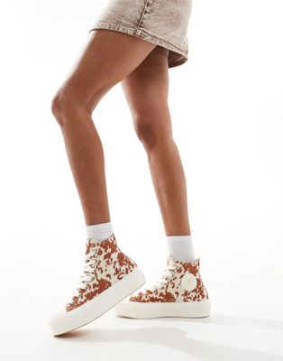  Chuck Taylor All Star Hi Lift trainers in animal print 