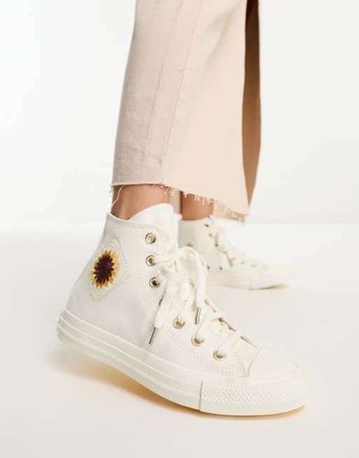 Converse Chuck Taylor All Star Hi Sneakers alte bianche con girasole all uncinetto