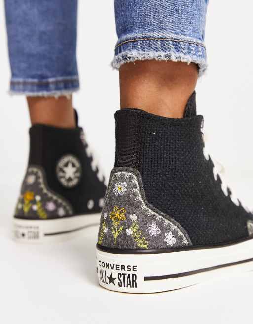 Converse - Chuck Taylor All Star Hi - Sneakers alte nere con ricami floreali, 3 di 4
