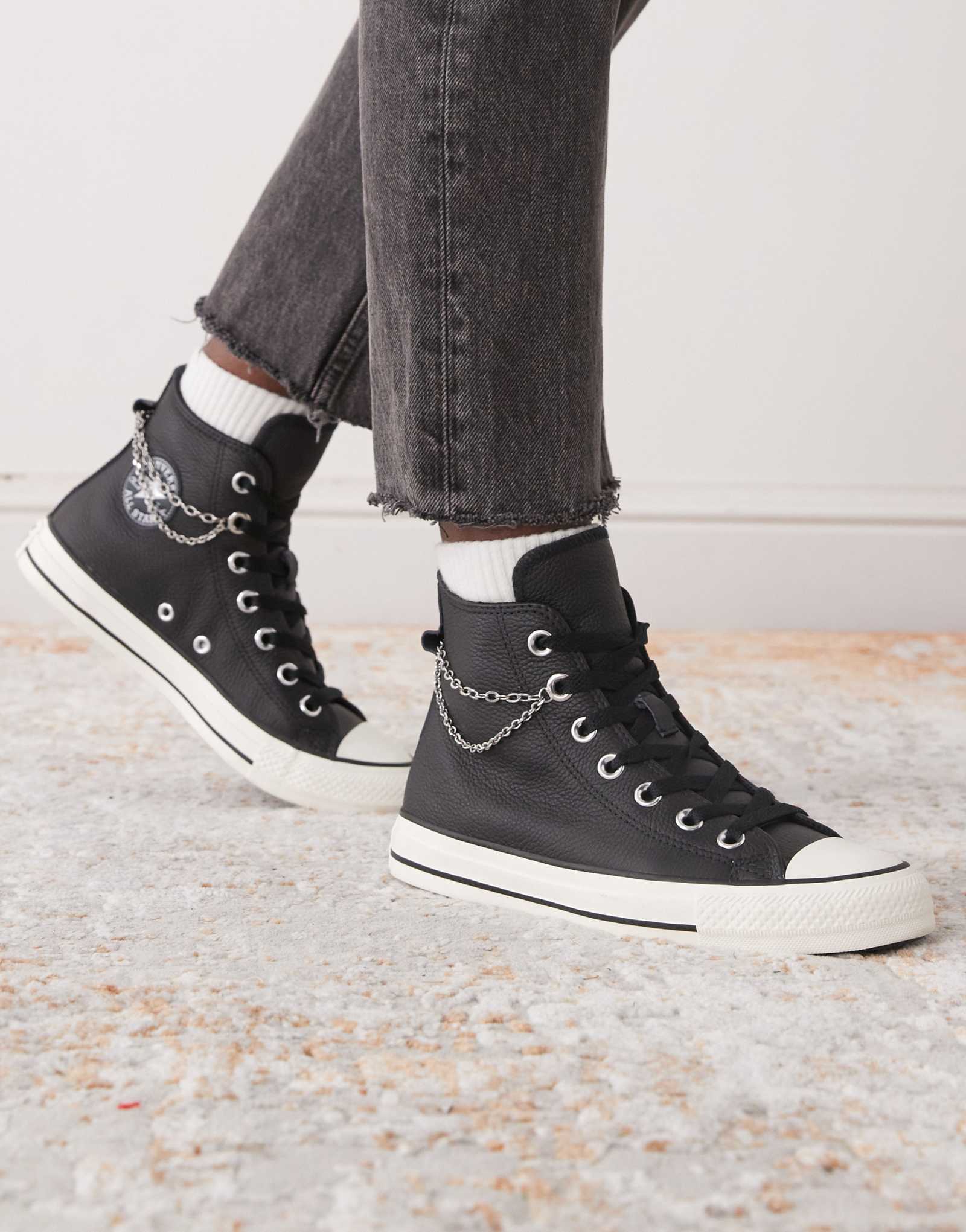 Высокие кроссовки Converse Chuck Taylor All Star с цепочкой черного цвета
