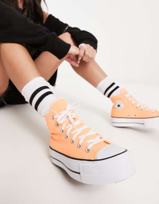 Converse blanche 2025 et orange