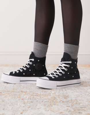 Converse - Chuck Taylor All Star Lift Hi - Sneaker in Schwarz mit Plateausohle, Schleifen und Nieten