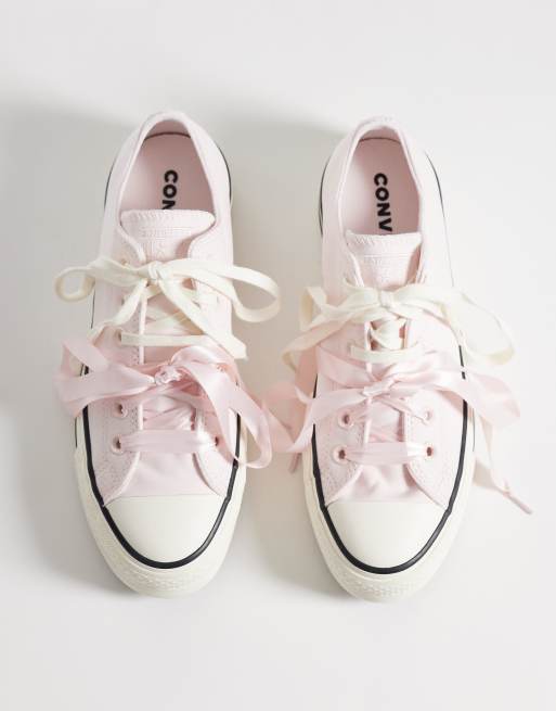 Converse - Chuck Taylor All Star Lift Ox - Sneakers in raso rosa chiaro con plateau e lacci a nastro, 2 di 5