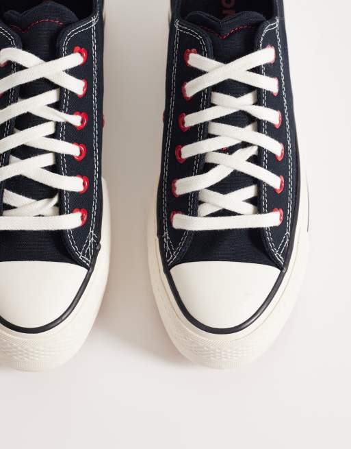 Converse Chuck Taylor All Star Lift Ox trainers with heart detail in black, 4 of 5