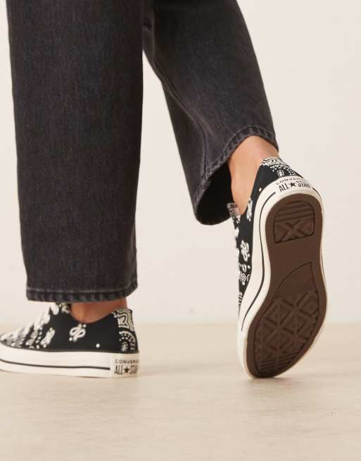 Converse – Chuck Taylor All Star Ox – Svarta sneakers med vitt paisleymönster, 3 av 5