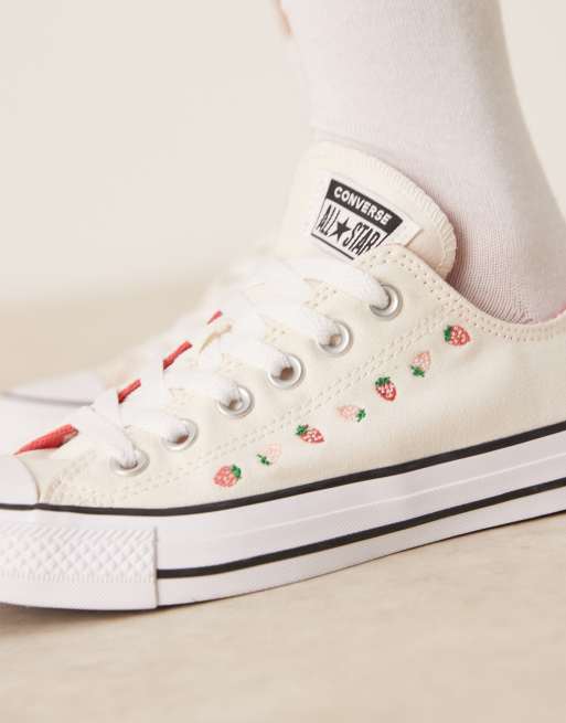 Converse – Chuck Taylor All Star Ox – Vita sneakers med broderade jordgubbar, 4 av 5